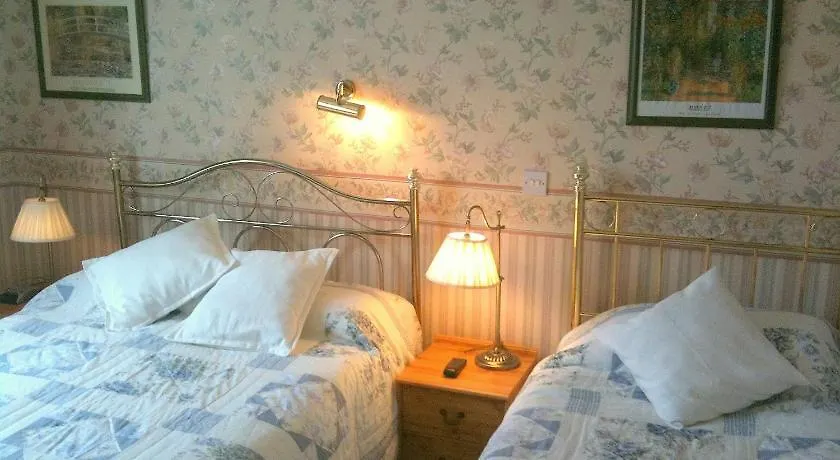 Almond House B&B Edinburgh Bed & Breakfast