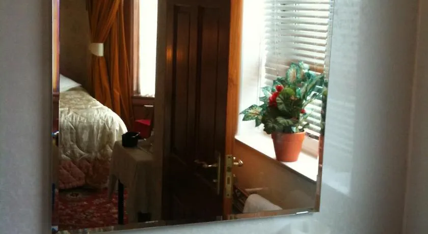 Bed & Breakfast Almond House B&B Edinburgh United Kingdom